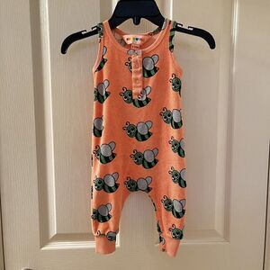 Hugo Loves Tiki Peach Bee Romper Jumpsuit Terry Cloth Size 6-12 Months